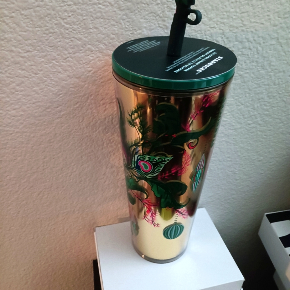 Large Starbucks Christmas Beverage Tumbler NWT Choose GOLD or GREEN NWT - Picture 2 of 10